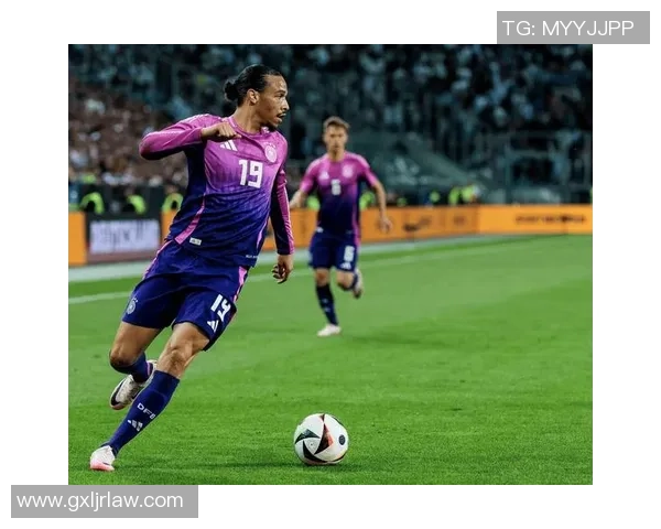 足球比赛热身阶段明星球员表现分析与未来潜力展望